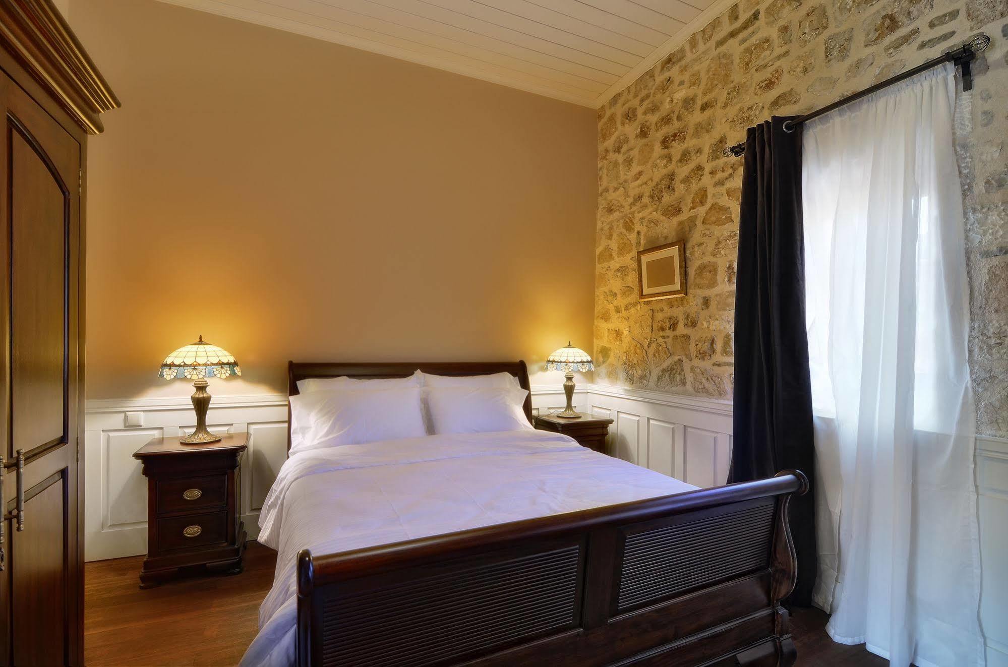 Heritage Hotels- Hotel Kalari Ioannina Ngoại thất bức ảnh